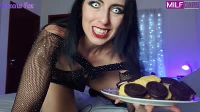 Loreena Fox – Fill My Demoness Belly